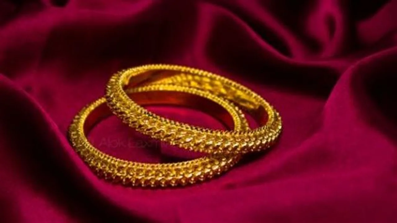 أسعار الذهب عيار 21 تستقر عند مستوى محدد في ختام تعاملات الخميس